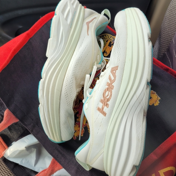 Hoka Shoes - White Hoka Bondi 8 Size 9.5D (Wide)